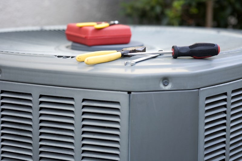 4 HVAC Problems You Shouldn’t Try to DIY in Tallahassee, FL